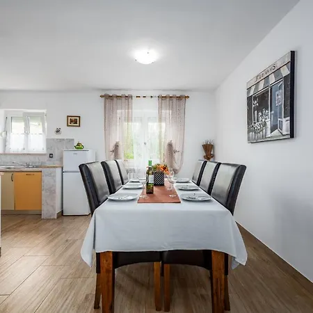 Apartamento Three-bedroom In Poreč