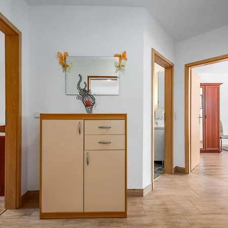 Three-bedroom In Apartamento