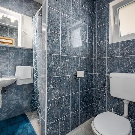 Three-bedroom In Apartamento *