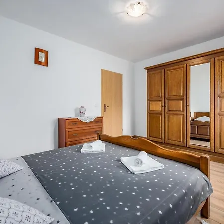 דירה Three-bedroom In פורץ